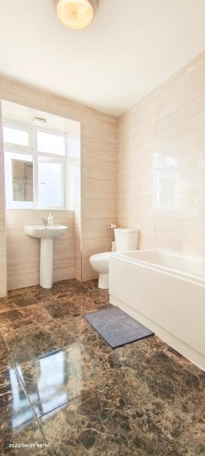 Acacia Flat 189 In Wembley Lägenhet London Exteriör bild