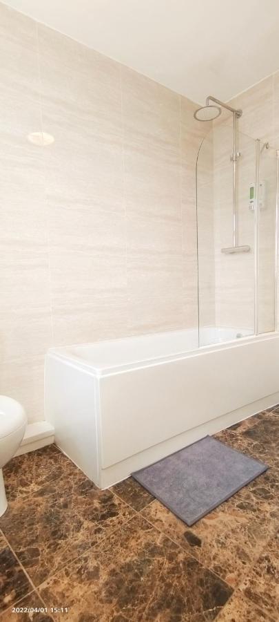 Acacia Flat 189 In Wembley Lägenhet London Exteriör bild